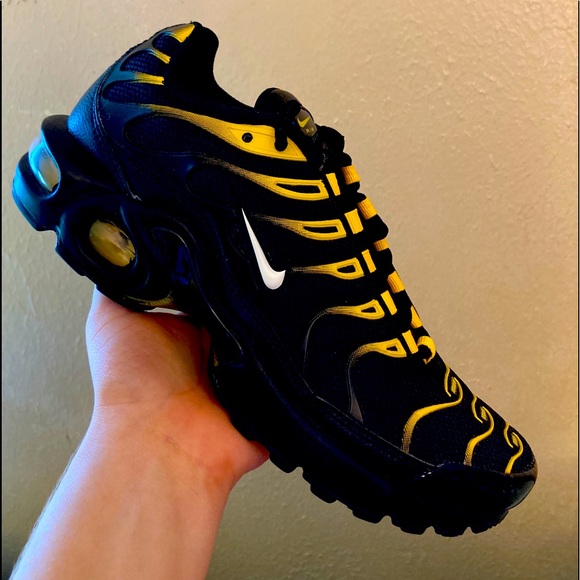 nike air max plus vivid sulfur